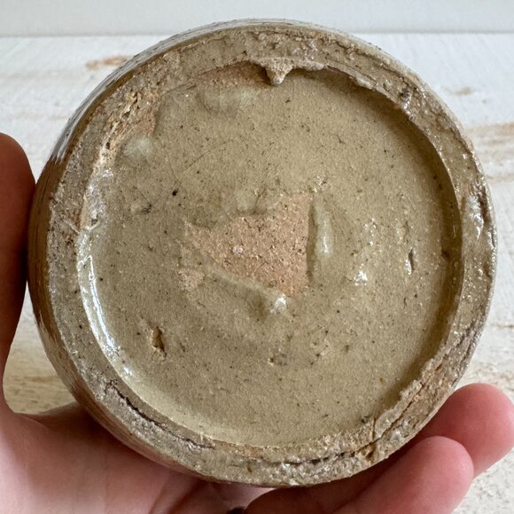Small Earthenware Pottery Ginger Jar - Picture 9 of 10